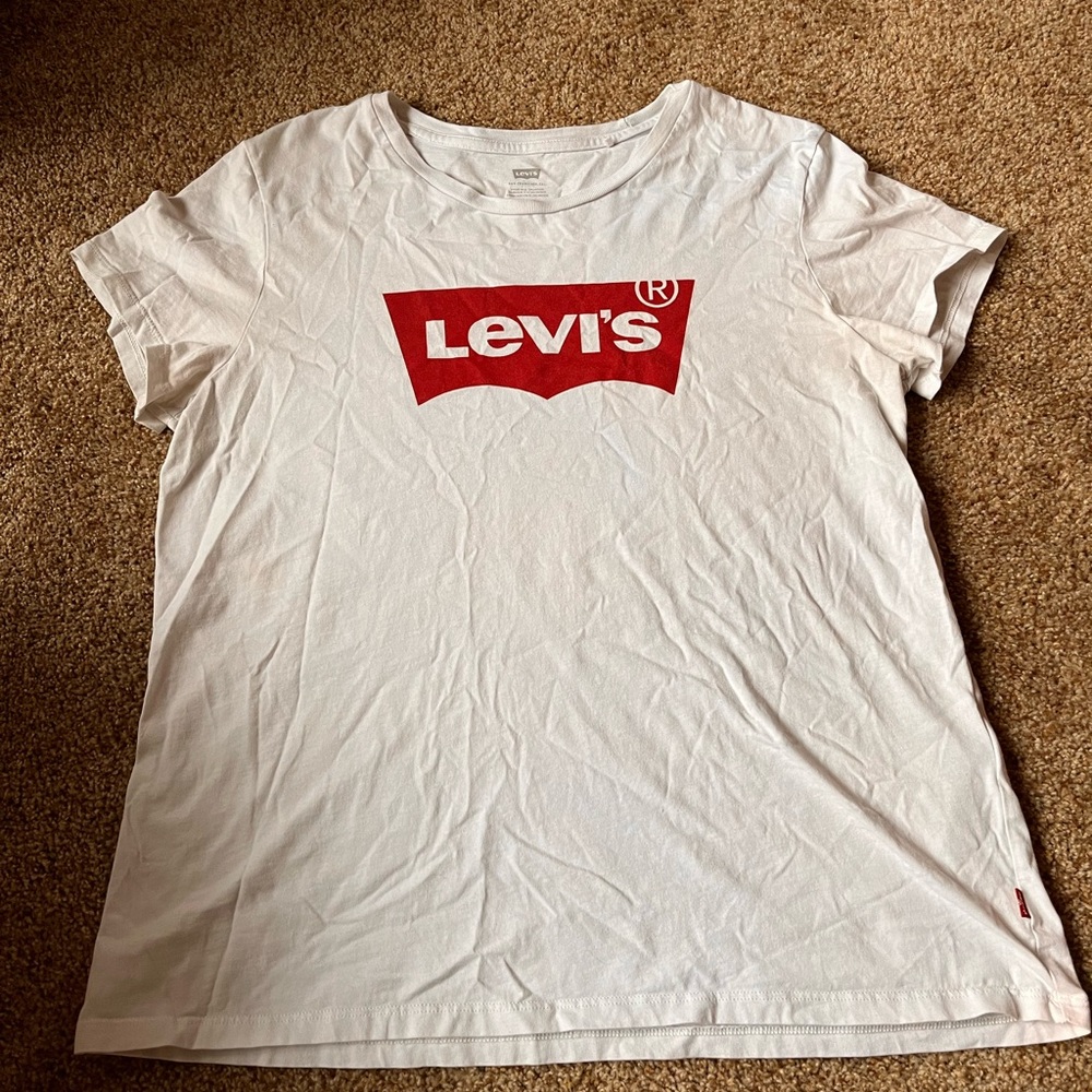 Levi’s Girl t-shirt